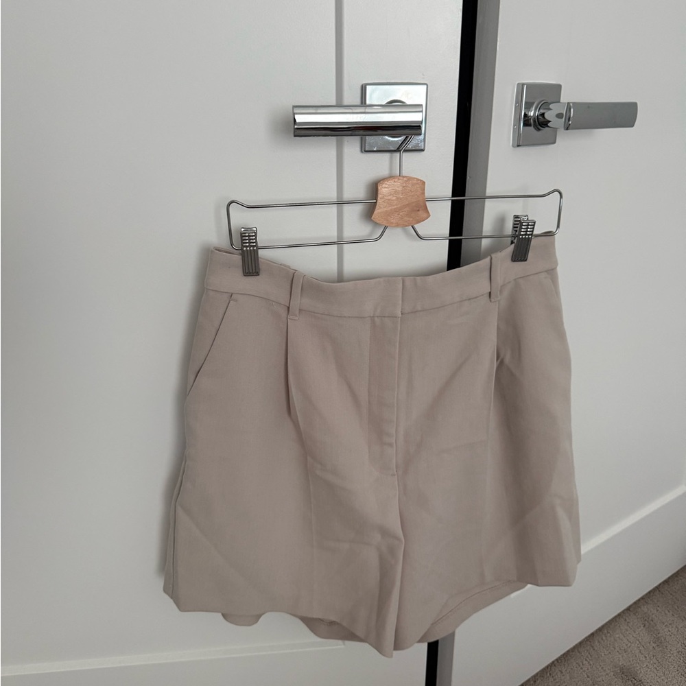 Abercrombie & Fitch Taupe Women's Bermudas